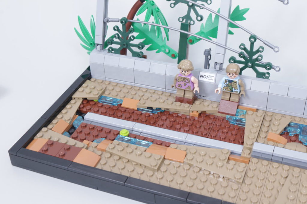 LEGO Jurassic Park 76956 T. rex Breakout review 23 1024x683