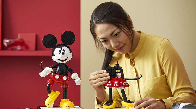 LEGO 43179 Mickey Mouse and Minnie Mouse VIP reward – Black Friday deals
