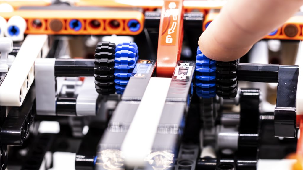 LEGO Technic 42181 vtol heavy cargo spaceship lt81 27 1024x576