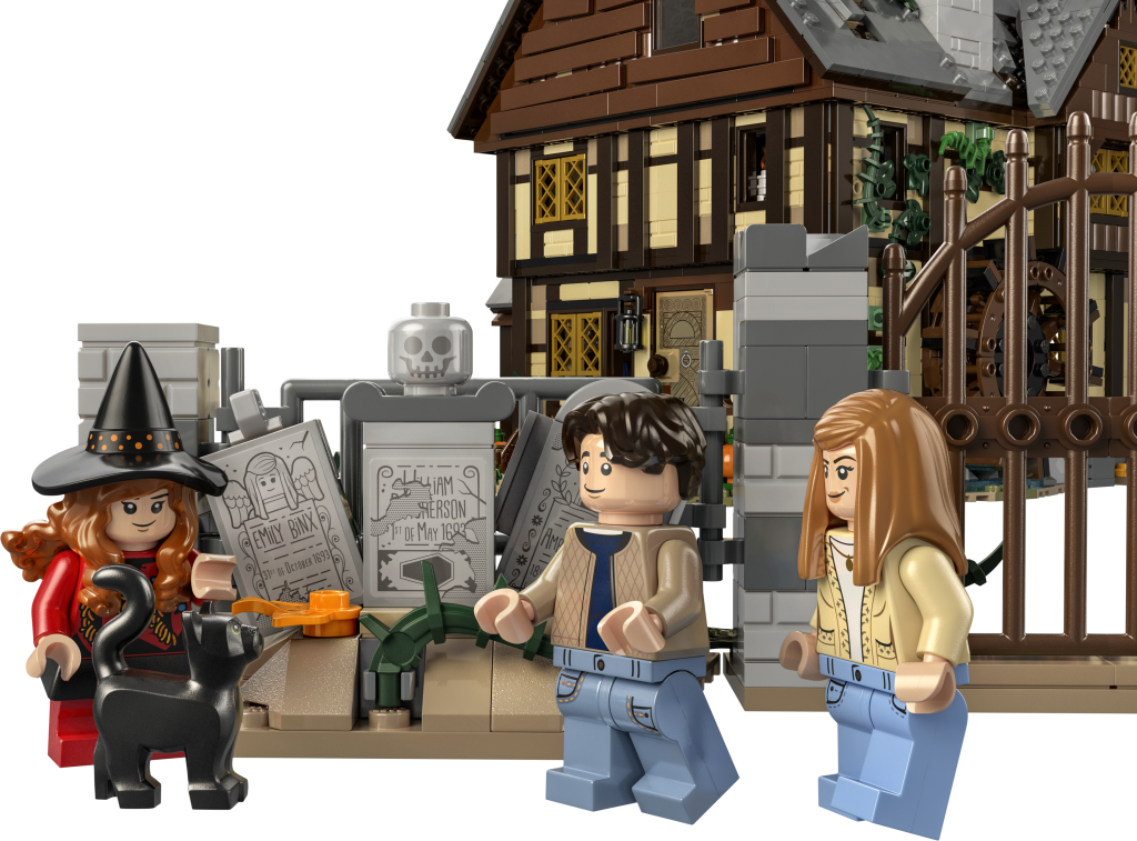 LEGO Ideas 21341 Hocus Pocus – The Sanderson Sisters Cottage contents 1 1024x757