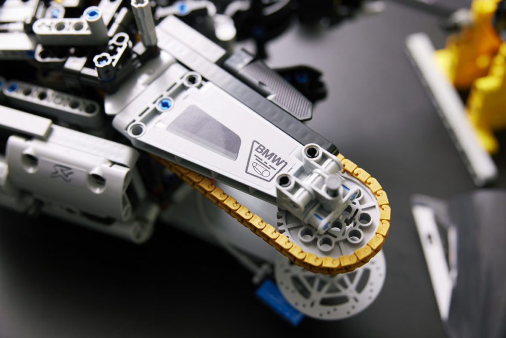 LEGO Technic 42130 BMW M 1000 RR 17 1024x683